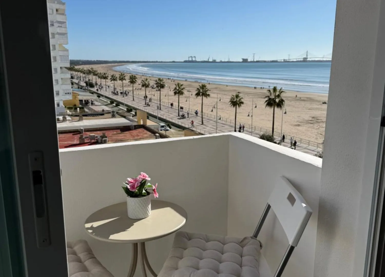 Vistas Al Mar Primera Linea Playa Valdelagrana El Puerto de Santa Maria Apartment