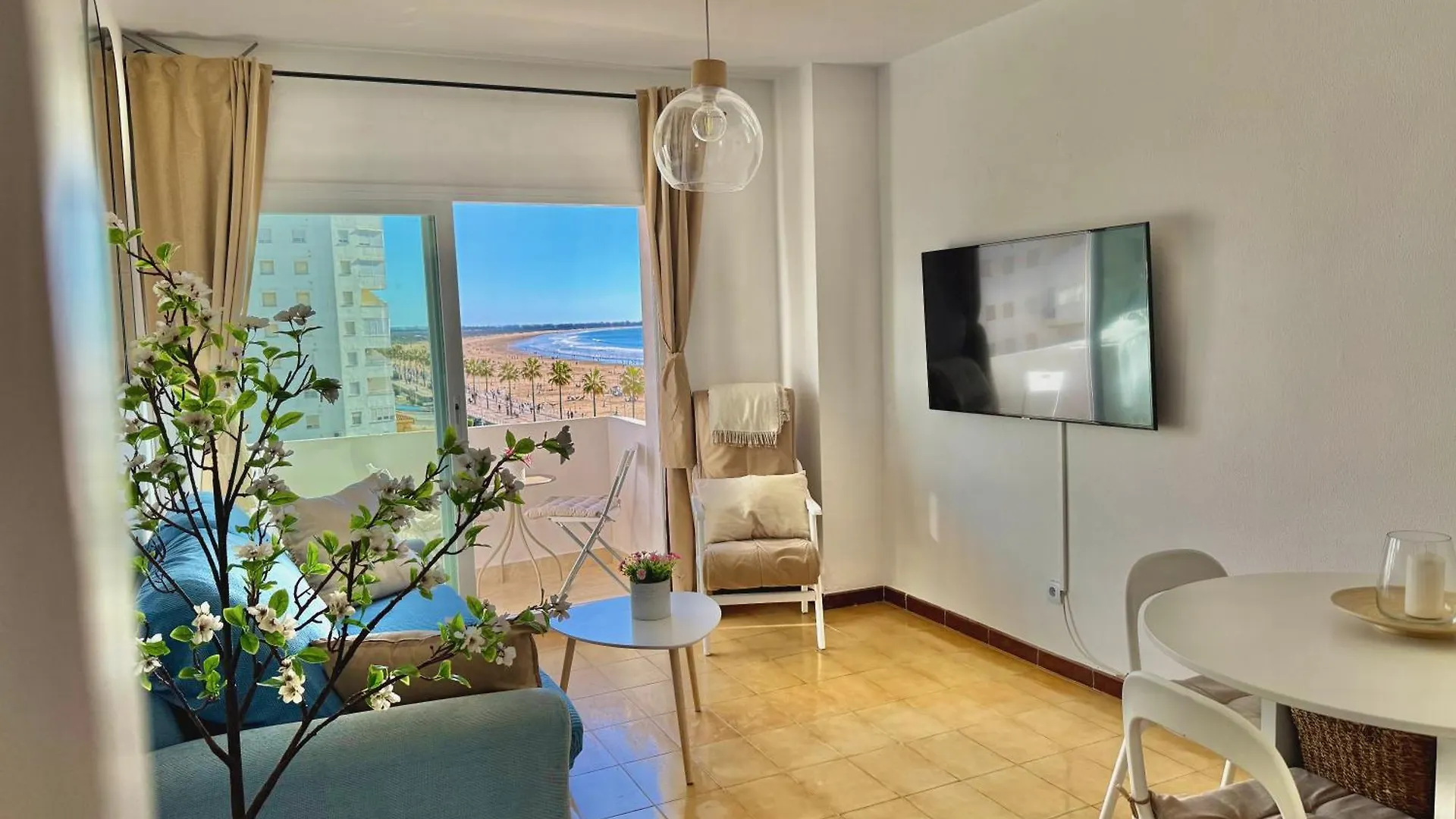 Vistas Al Mar Primera Linea Playa Valdelagrana El Puerto de Santa Maria Apartment