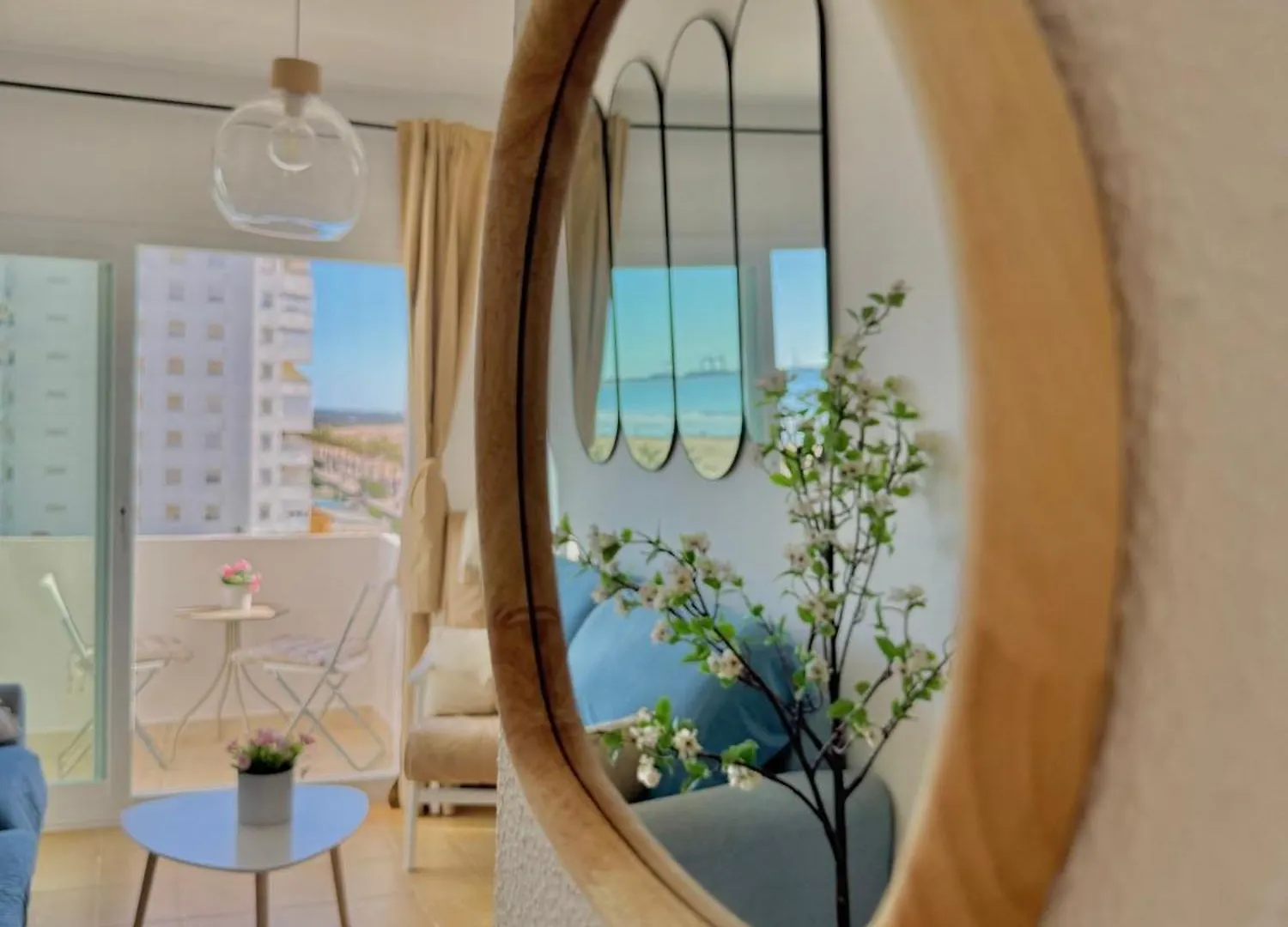 Vistas Al Mar Primera Linea Playa Valdelagrana El Puerto de Santa Maria Apartment